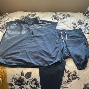 Figs Navy Sleeveless Top and Jogger Set